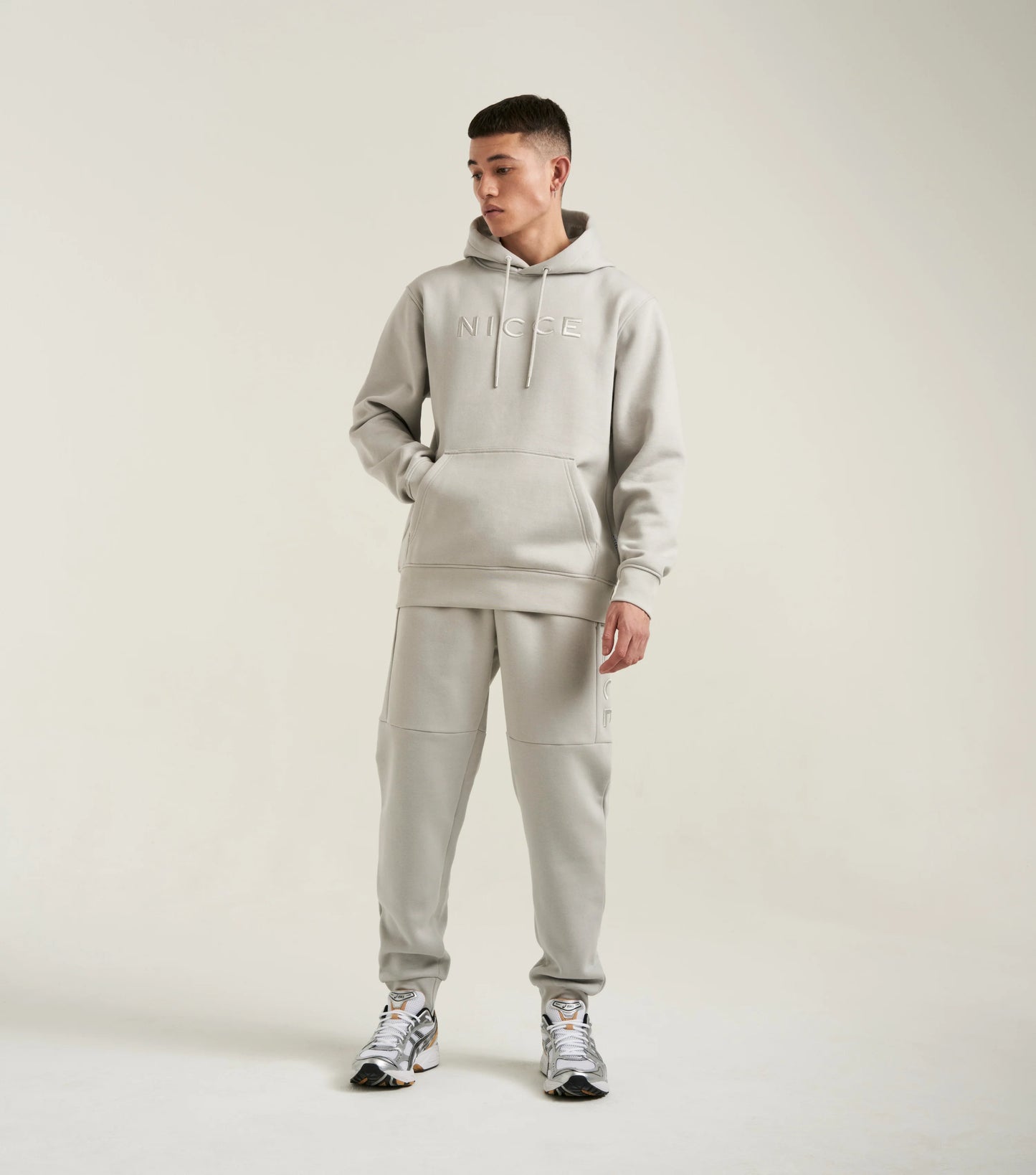 NICCE Silver Hoodie - Owlence